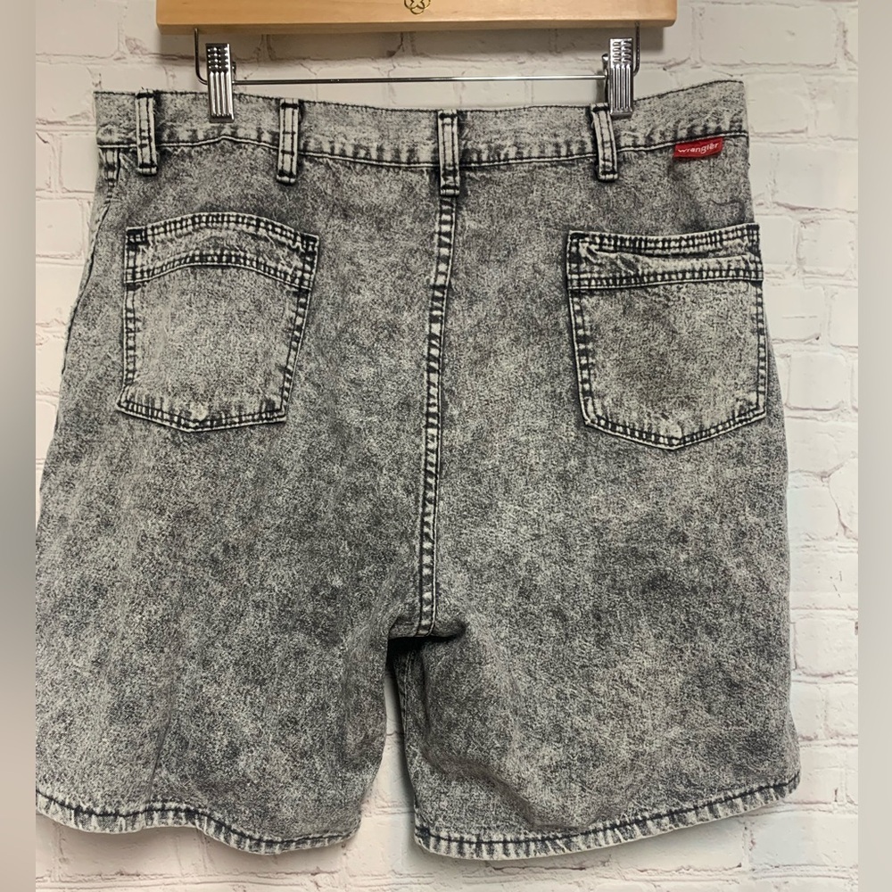 Vintage Wrangler Acid Wash Black Denim Shorts Size 38 USA​ - Picture 5 of 5